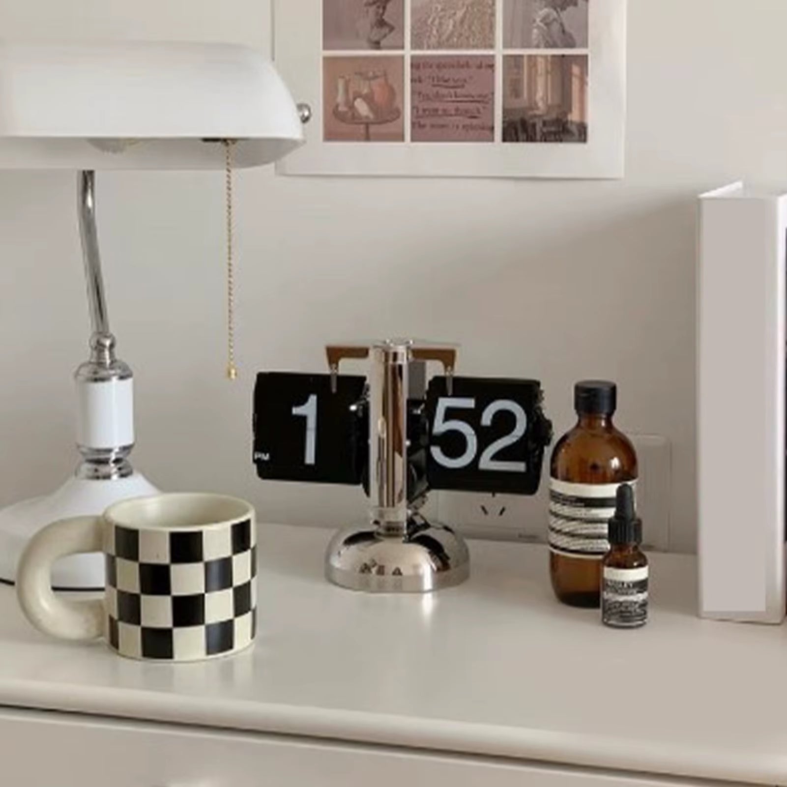 Reloj de escritorio minimalista